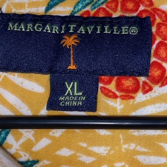 Margaritaville MENS size XL Yellow Red Pineapple Casual Button Down Shirt RAYON - Picture 3 of 12